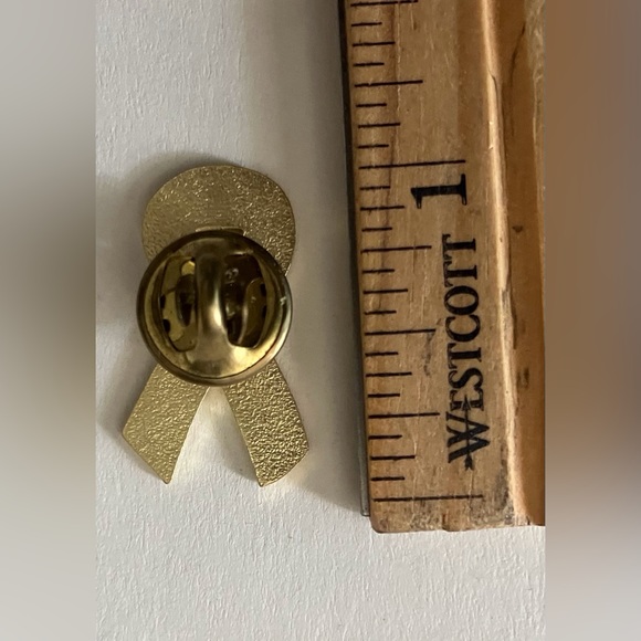 Red White Blue Ribbon Pin - Picture 2 of 2